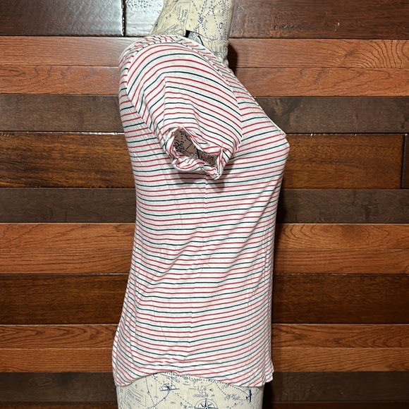 Aeropostale V Neck Short Sleeve Red and Black Striped Tee Shirt - Picture 6 of 9